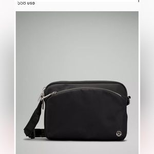 NWT City Adventurer Crossbody